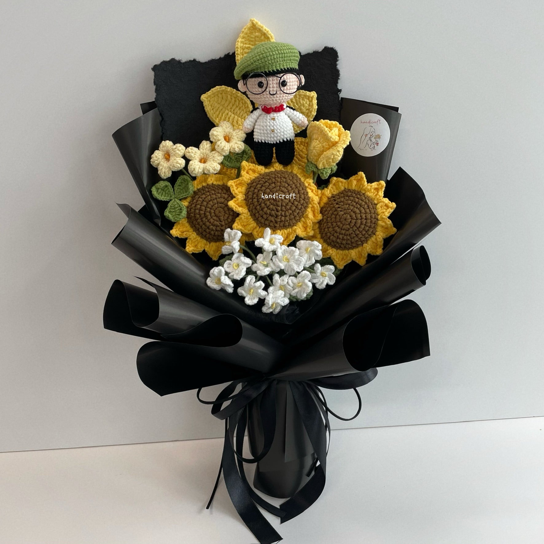 handicroft handmade crochet army soldier series sunflower flower bouquet ORD sunflower platoon glory black wrapping