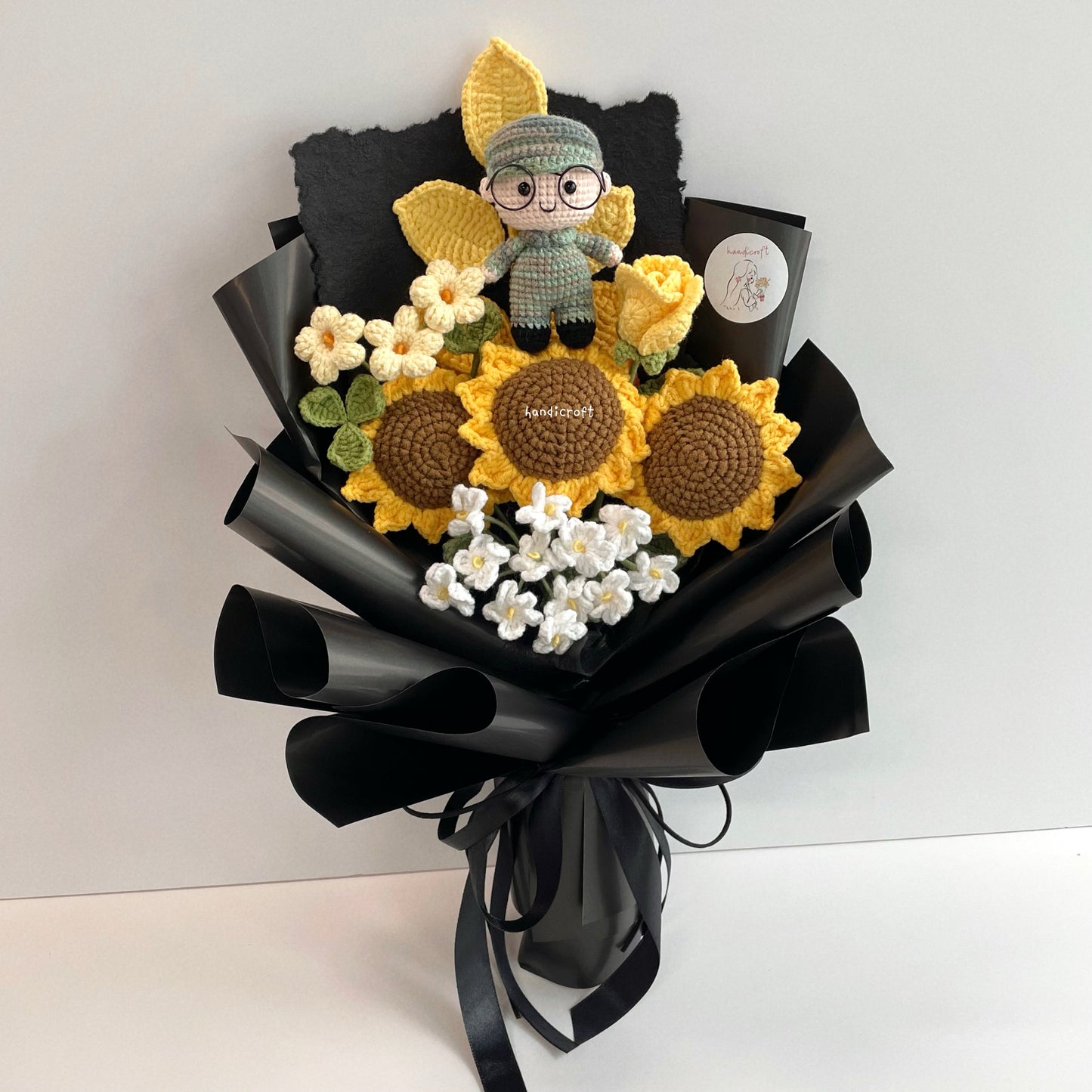 handicroft handmade crochet army soldier series sunflower flower bouquet POP sunflower platoon honour black wrapping