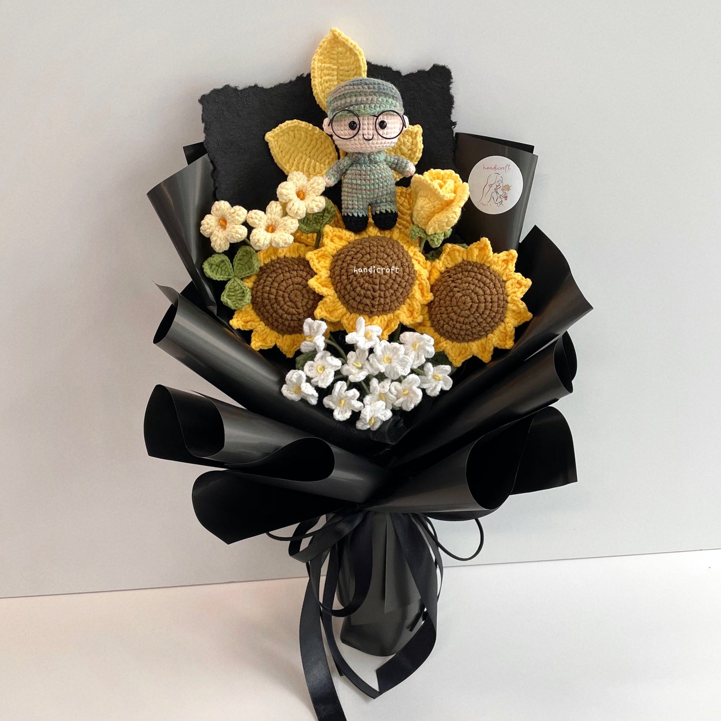 handicroft handmade crochet army soldier series sunflower flower bouquet POP sunflower platoon honour black wrapping