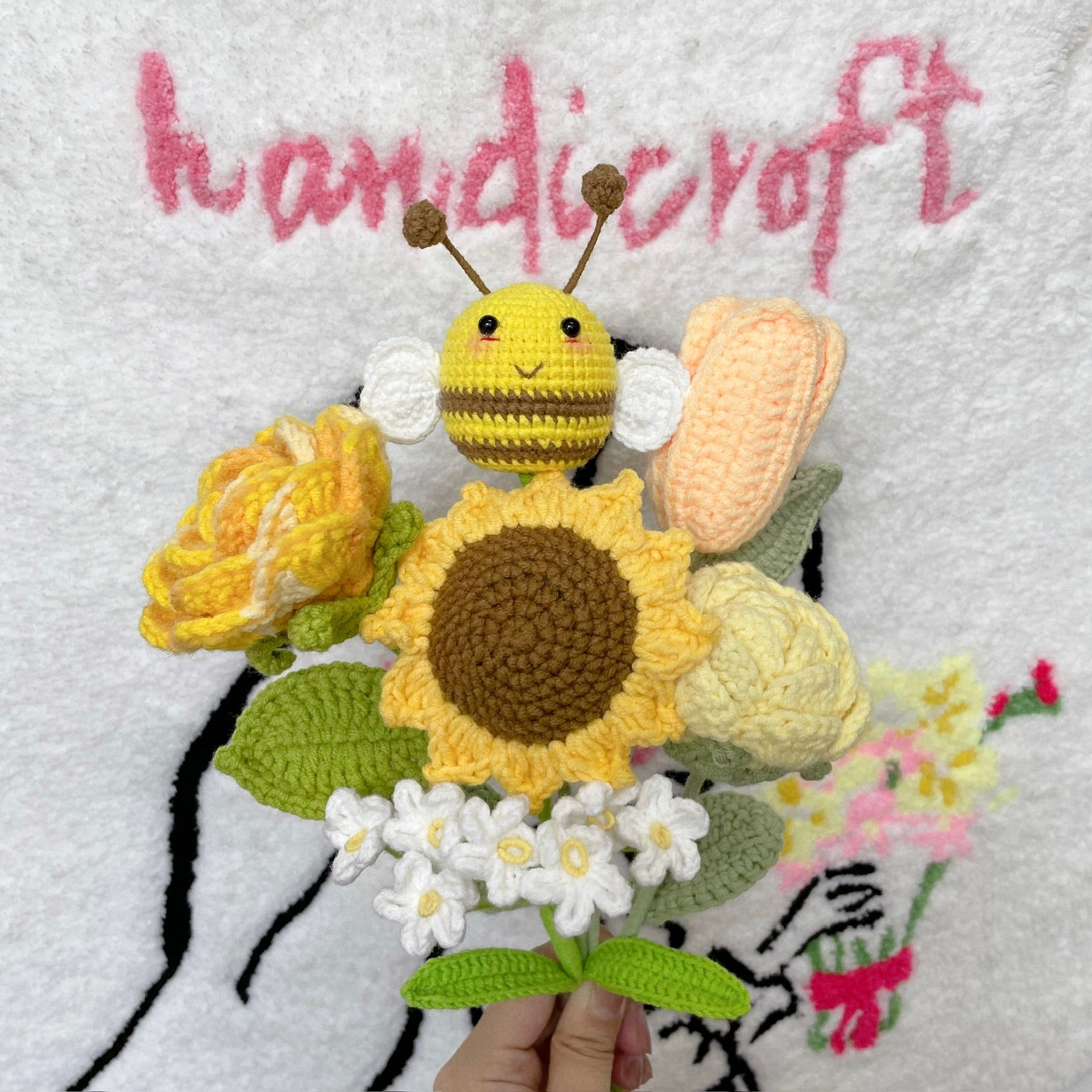 handicroft handmade crochet bee flower bouquet