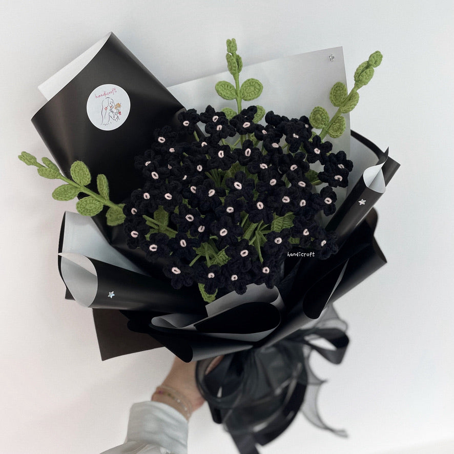 handicroft handmade crochet black forget-me-not flower bouquet midnight memory