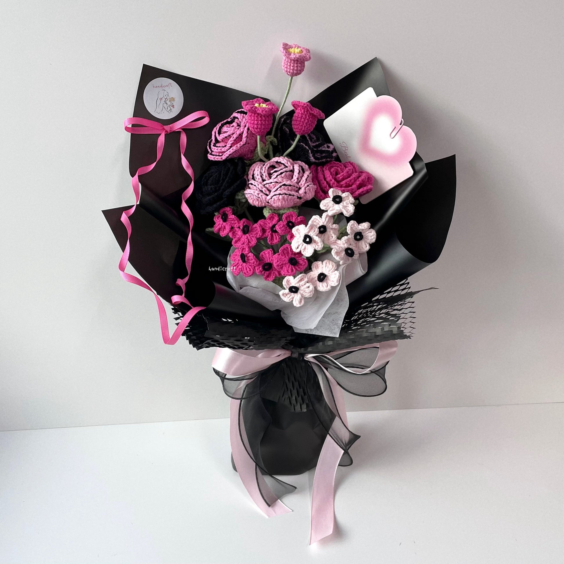 handicroft handmade crochet black & pink flower bouquet blackpink lovesick blooms