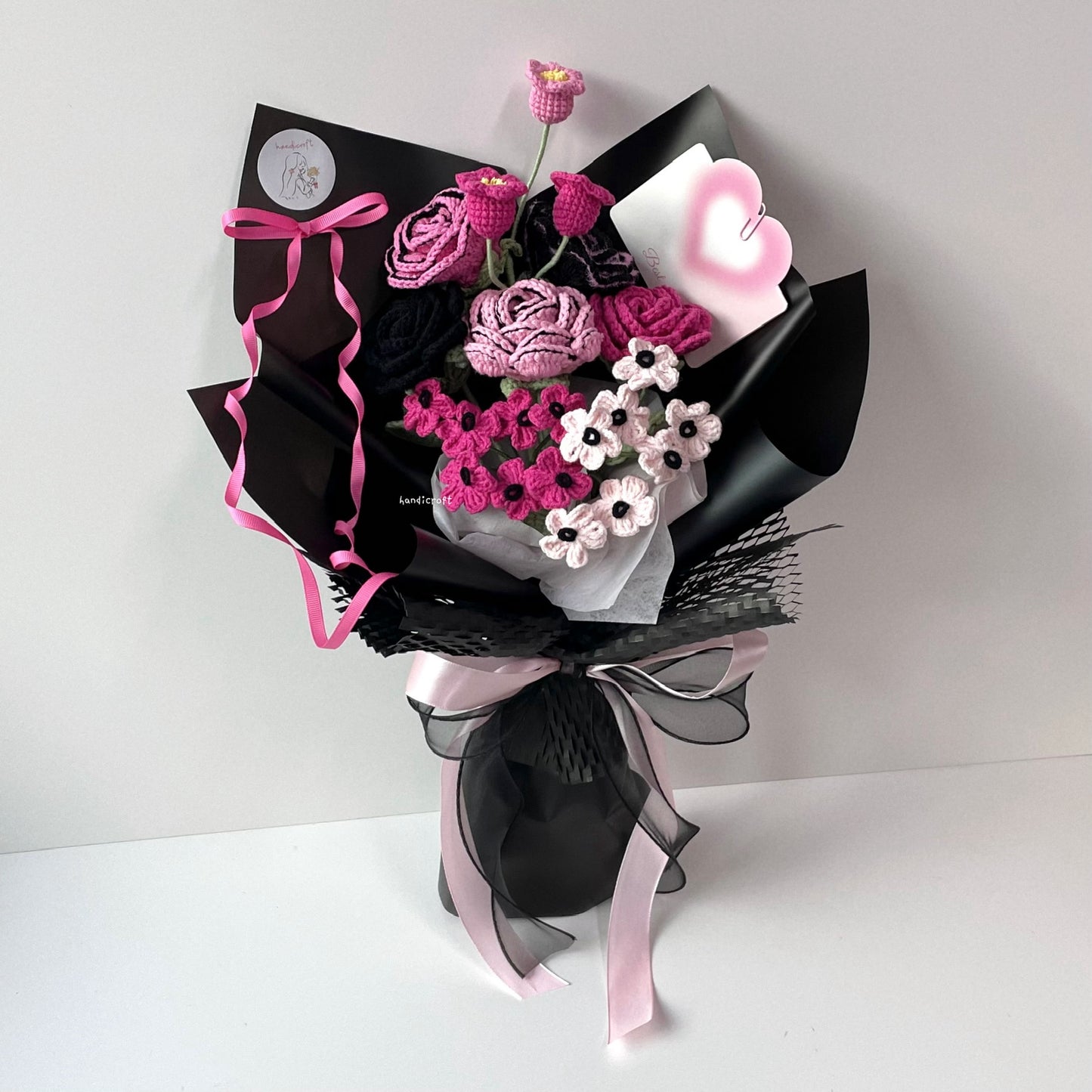 handicroft handmade crochet black & pink flower bouquet blackpink lovesick blooms