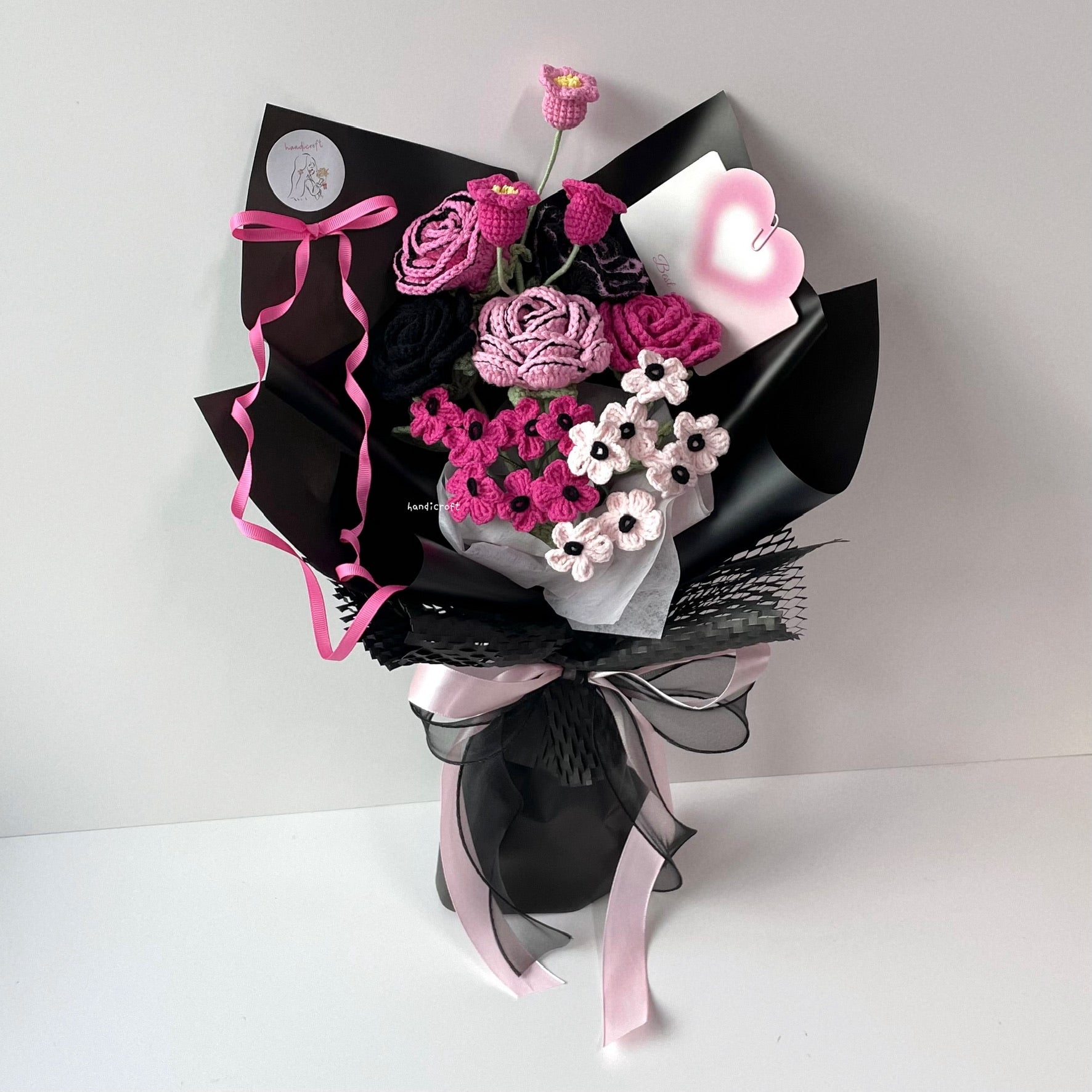 handicroft handmade crochet black & pink flower bouquet blackpink lovesick blooms