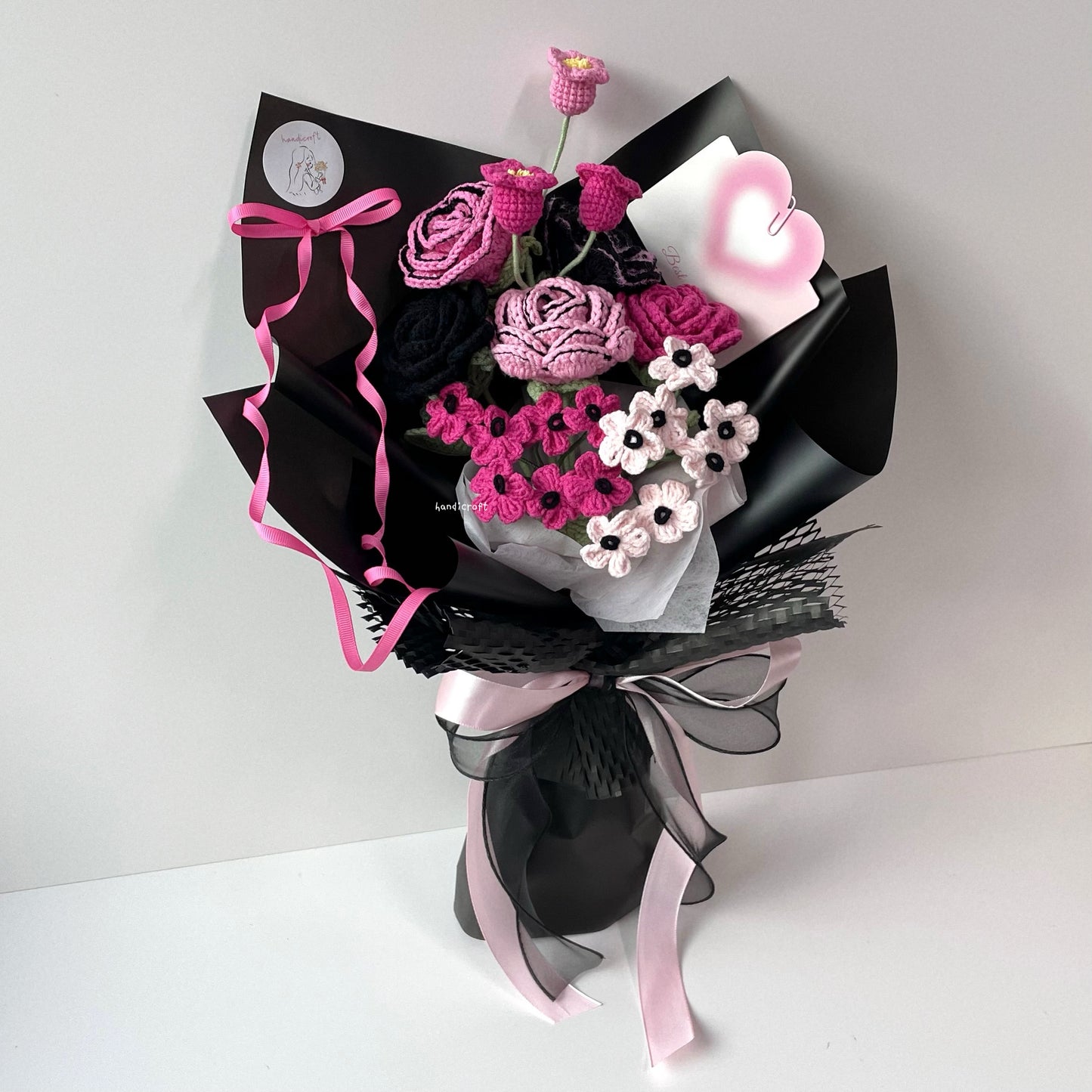 handicroft handmade crochet black & pink flower bouquet blackpink lovesick blooms