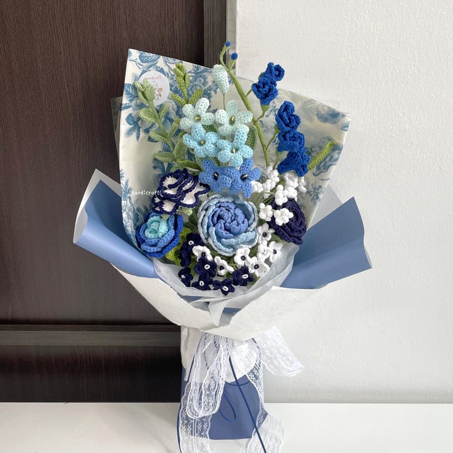 handicroft handmade crochet blue flower bouquet porcelain petals