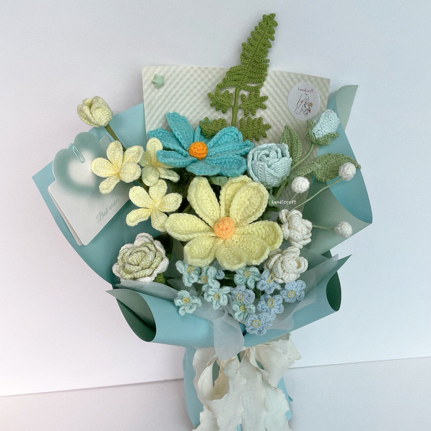handicroft handmade crochet blue & green flower bouquet wind & bloom