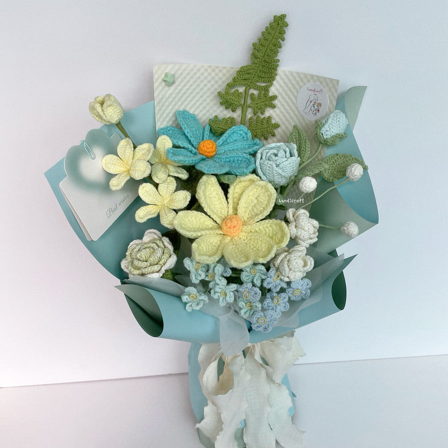 handicroft handmade crochet blue & green flower bouquet wind & bloom