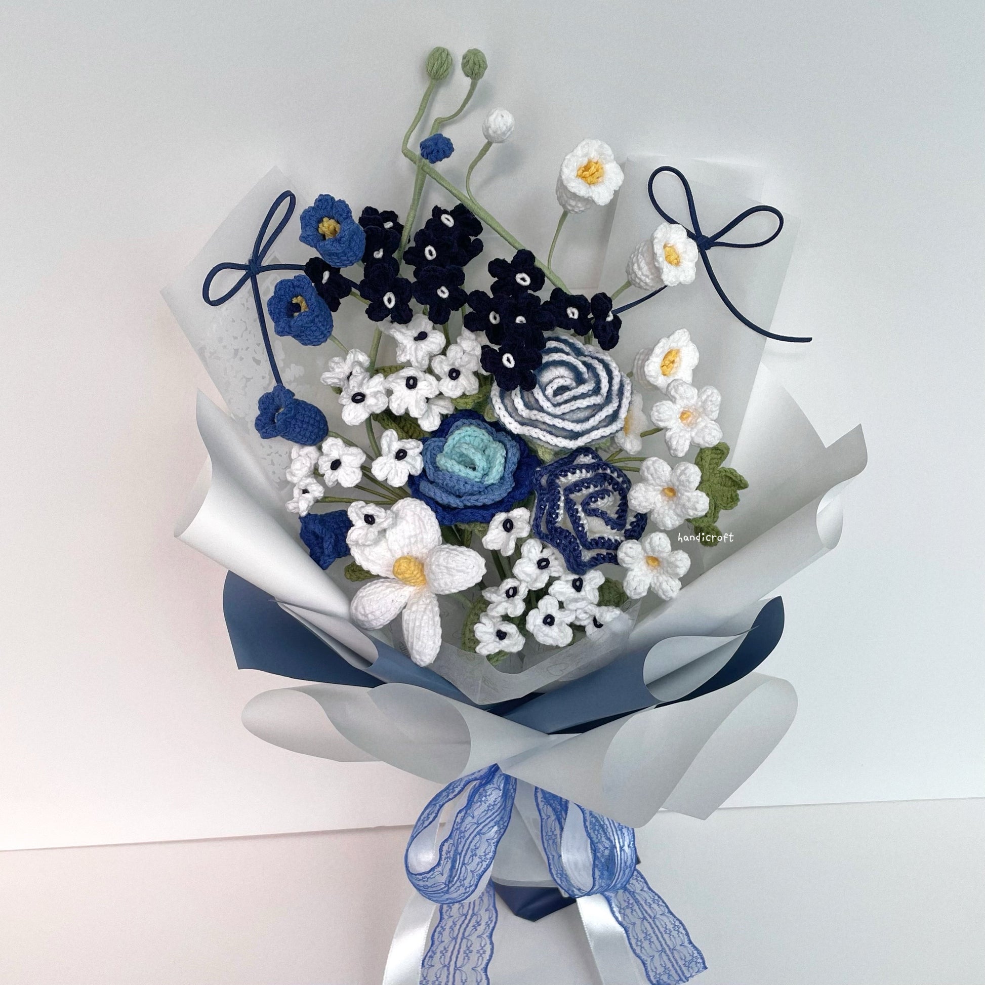 handicroft handmade crochet blue & white flower bouquet breezy love