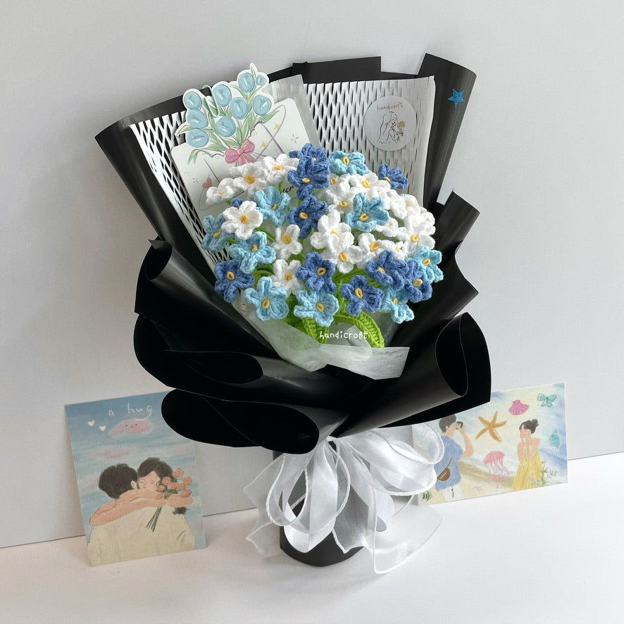 handicroft handmade crochet blue & white forget-me-not flower bouquet mini moments black wrapping