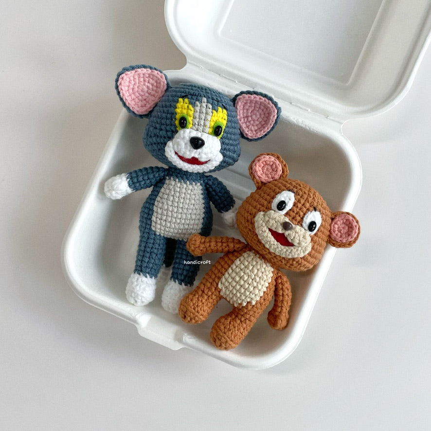 handicroft handmade crochet cat and mouse character amigurumi chase & cheese