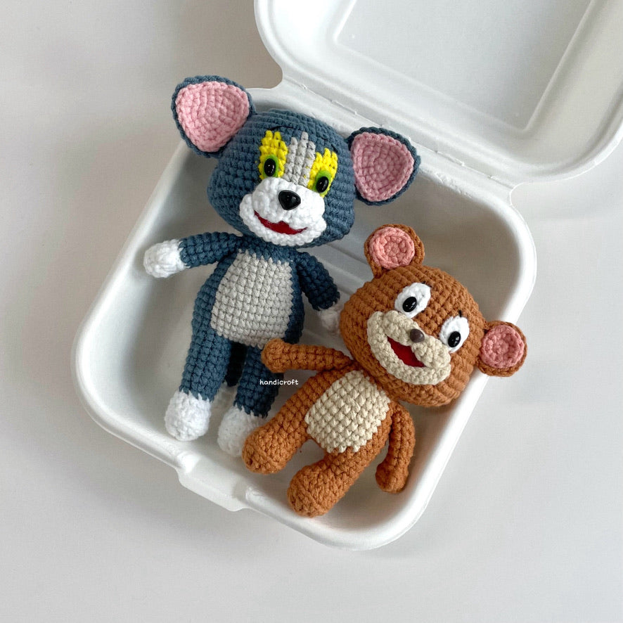 handicroft handmade crochet cat and mouse character amigurumi chase & cheese