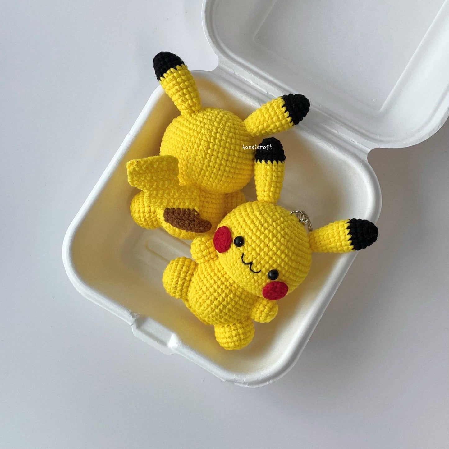 handicroft handmade crochet character amigurumi keychain sunshine bolt