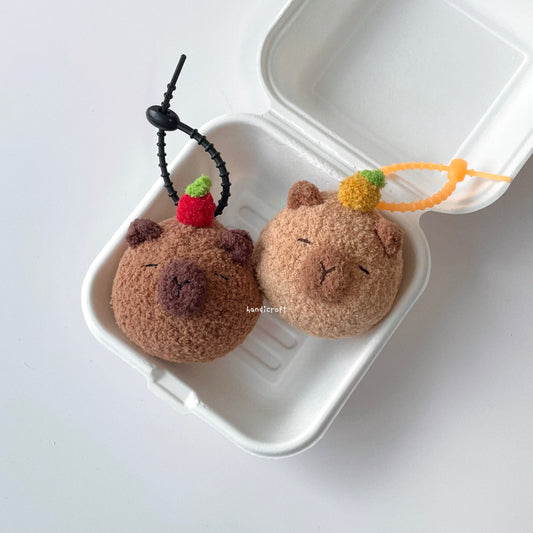 handicroft handmade crochet chubby capybara amigurumi keychain
