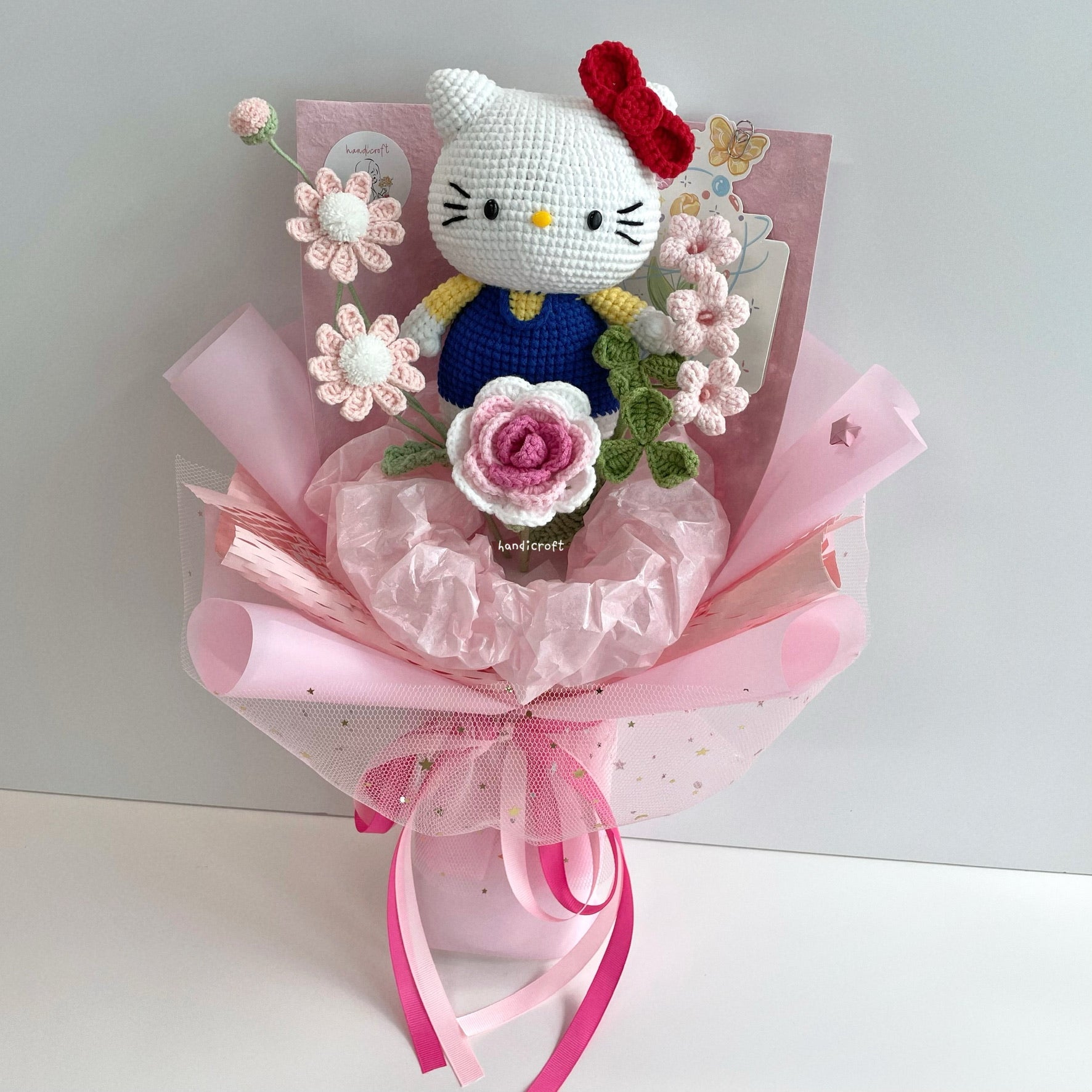 handicroft handmade crochet chubby kitty flower bouquet sweet bow spring dark blue red bow pink