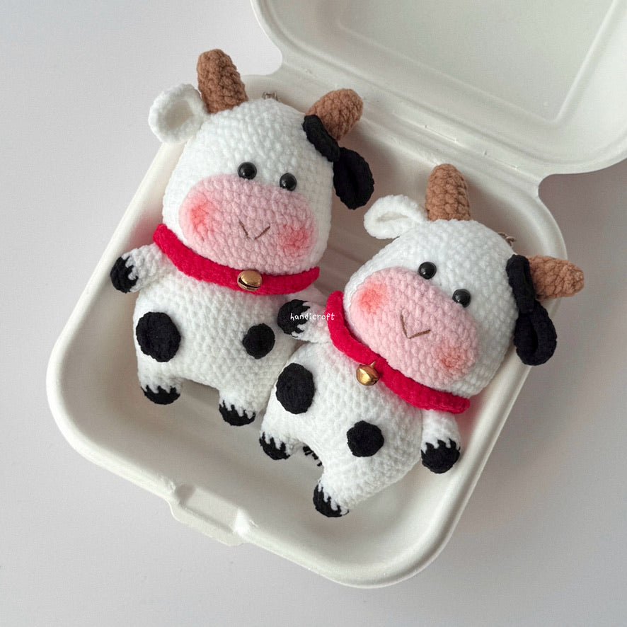 handicroft handmade crochet cow animal moo amigurumi keychain 4