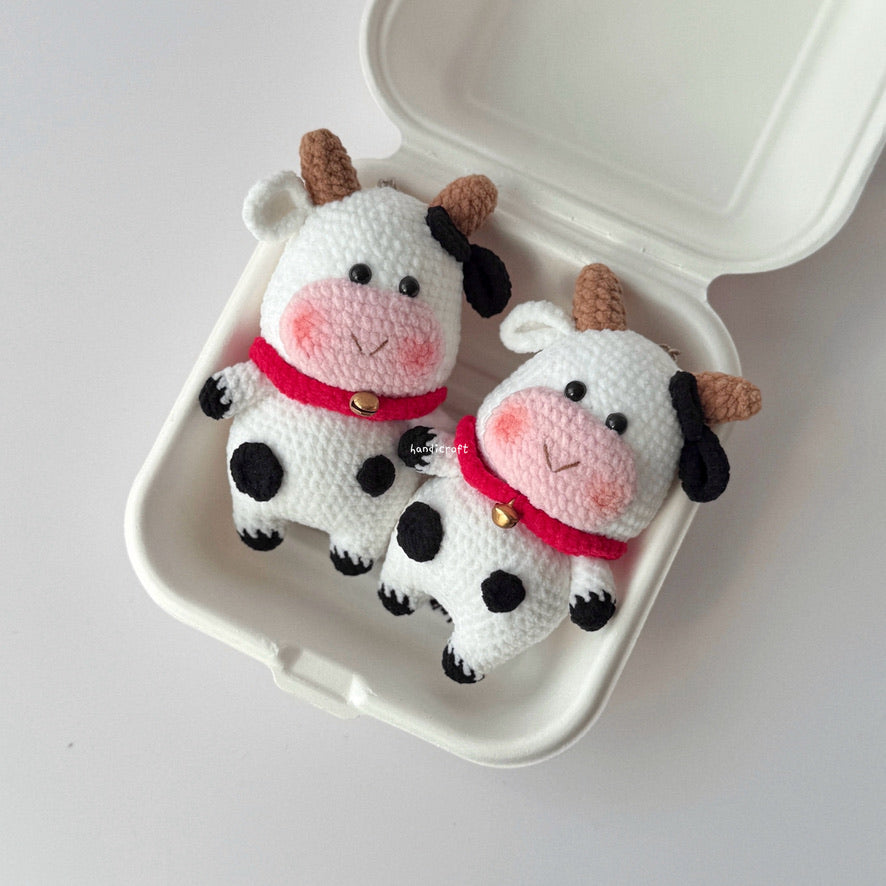 handicroft handmade crochet cow animal moo amigurumi keychain 5