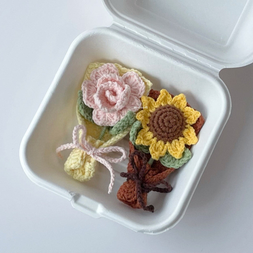 handicroft handmade crochet flower bouquet keychain small accessory rose sunflower