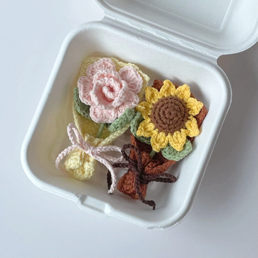 handicroft handmade crochet flower bouquet keychain small accessory rose sunflower