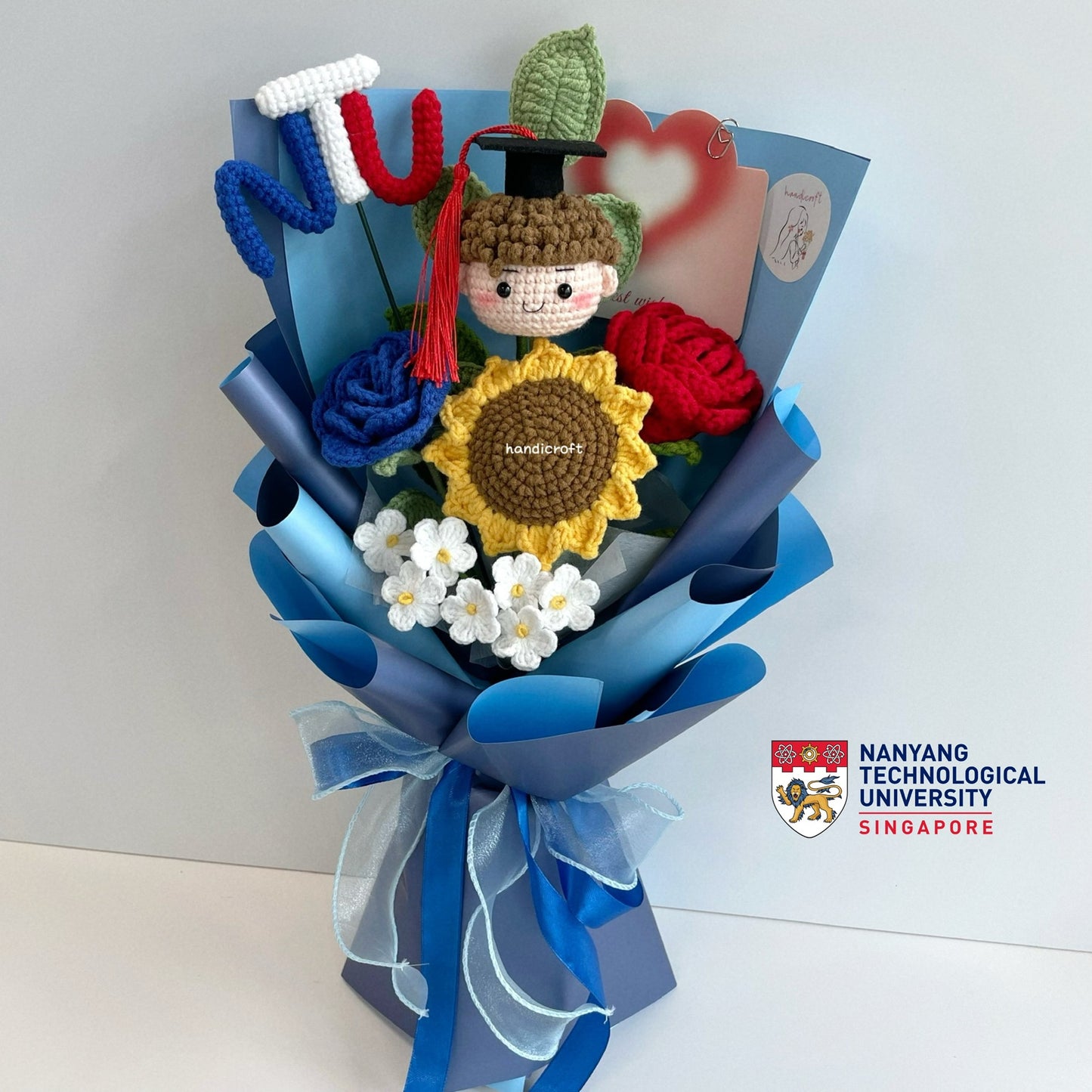 handicroft handmade crochet graduation special flower bouquet NTU special blooms NTU colour theme