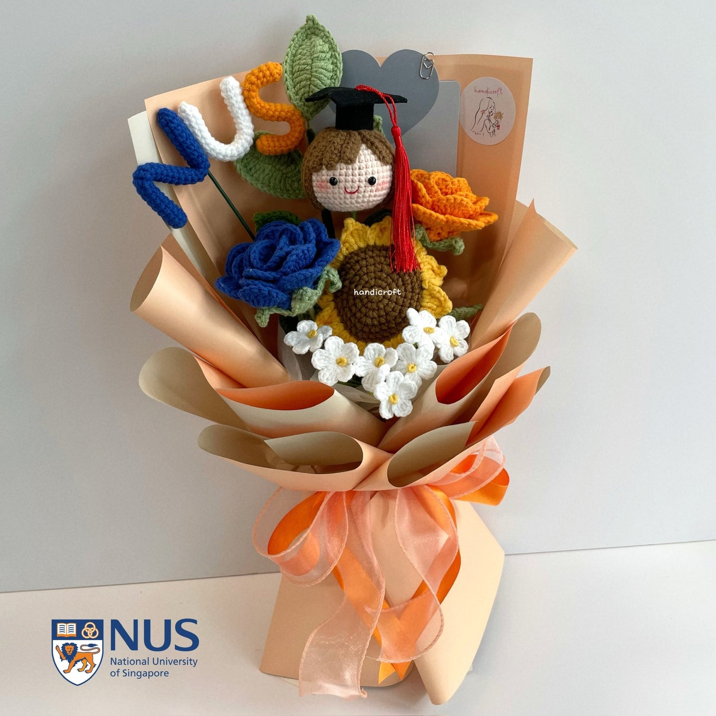 handicroft handmade crochet graduation special flower bouquet NUS special blooms NUS colour theme