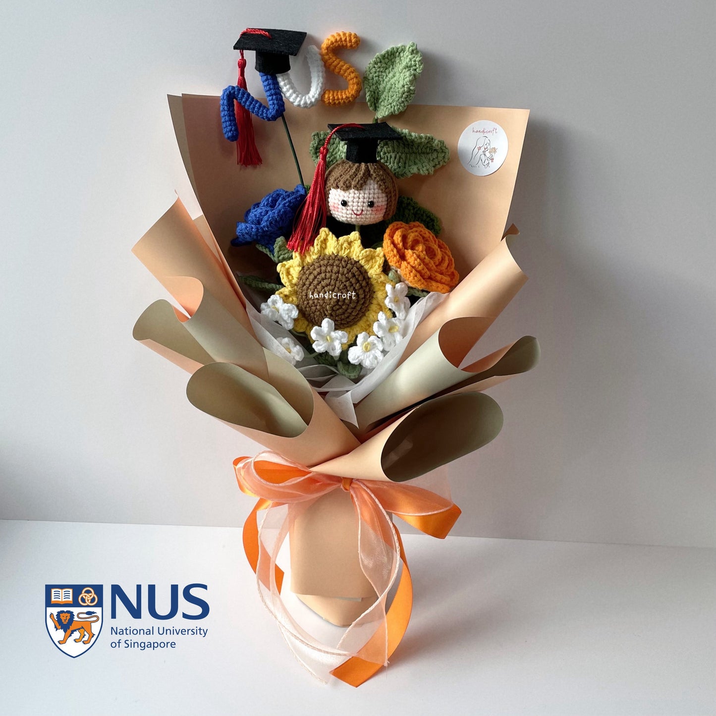 handicroft handmade crochet graduation special flower bouquet NUS special blooms NUS colour theme
