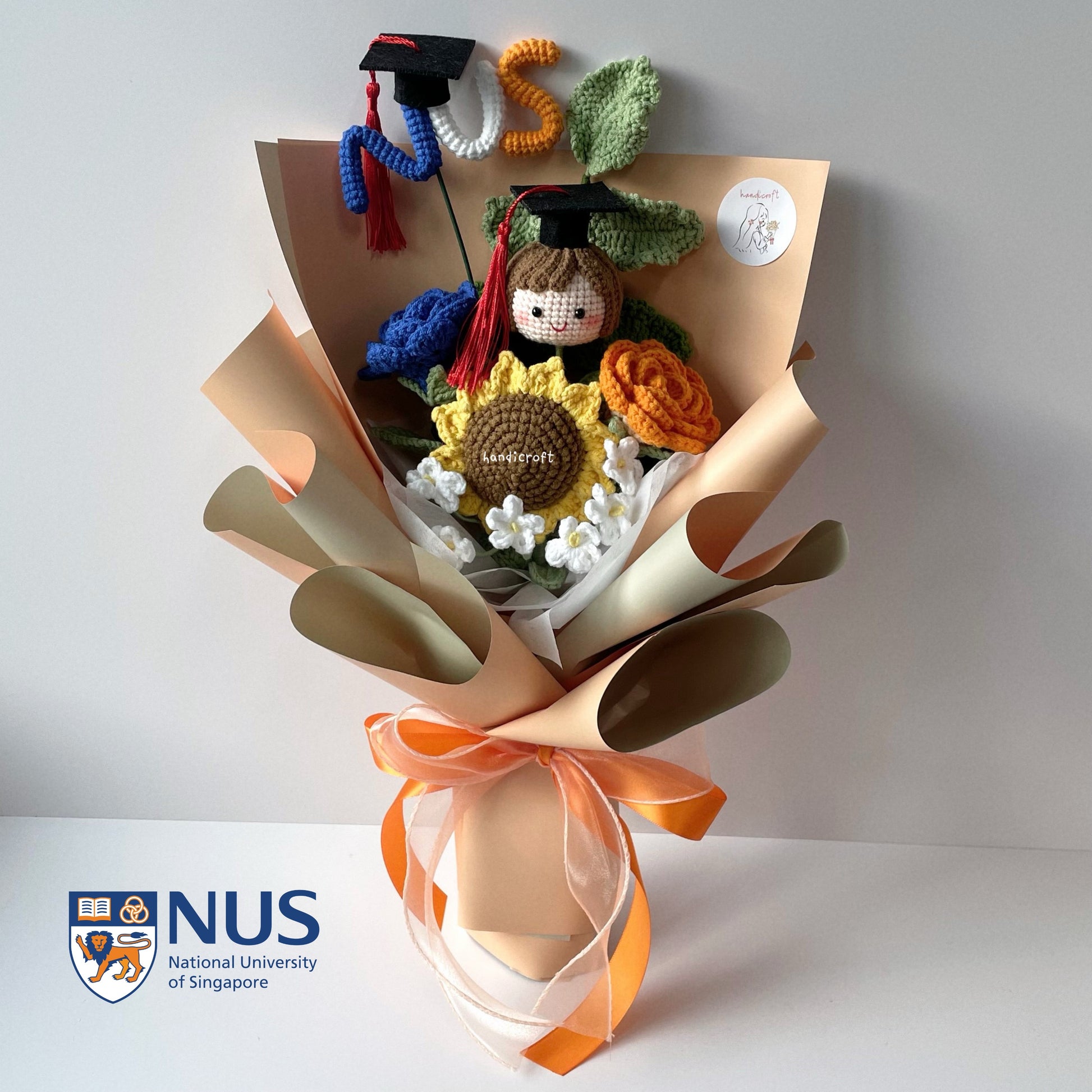 handicroft handmade crochet graduation special flower bouquet NUS special blooms NUS colour theme