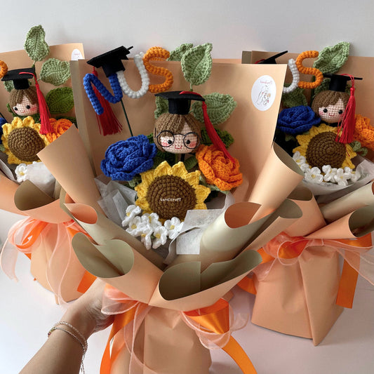 handicroft handmade crochet graduation special flower bouquet NUS special blooms NUS colour theme