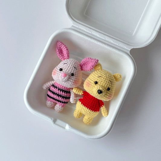 handicroft handmade crochet honey bear & pink piglet amigurumi keychain