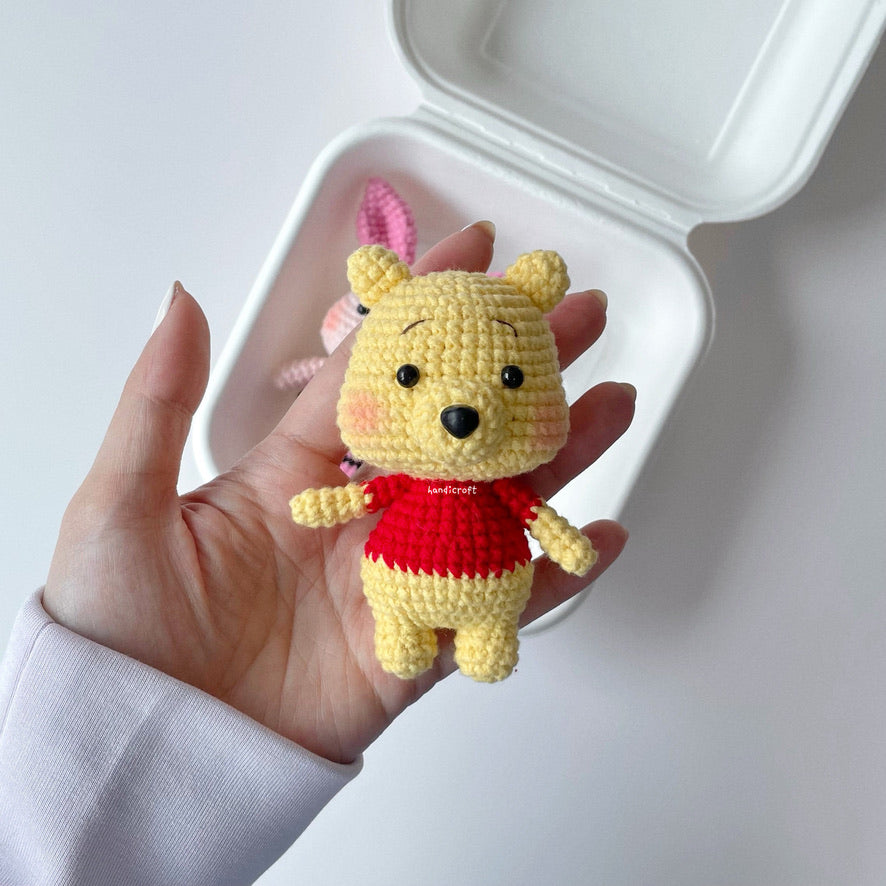 handicroft handmade crochet honey bear & pink piglet amigurumi keychain