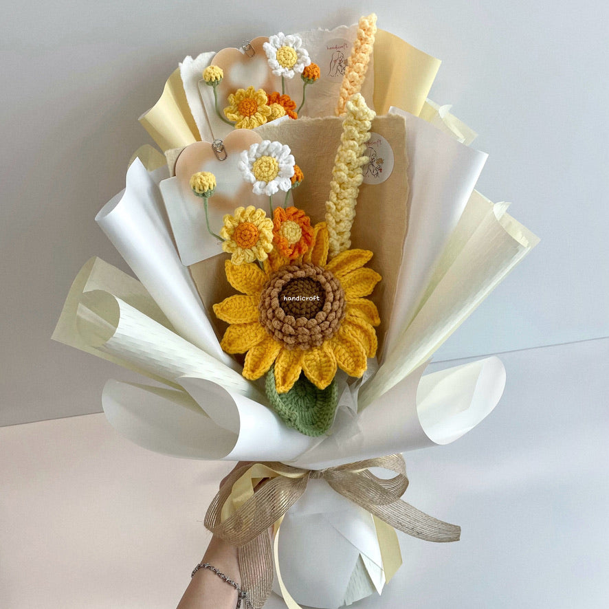 handicroft handmade crochet jumbo sunflower flower bouquet summer's beginning white wrapping