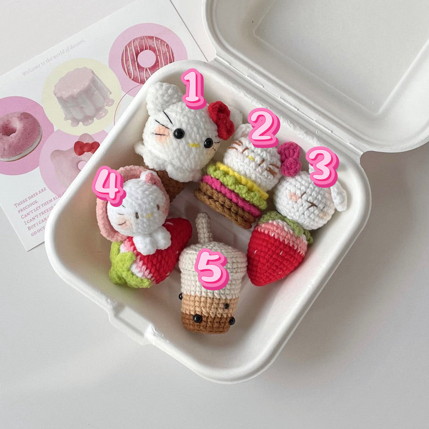 handicroft handmade crochet mini amigurumi keychains