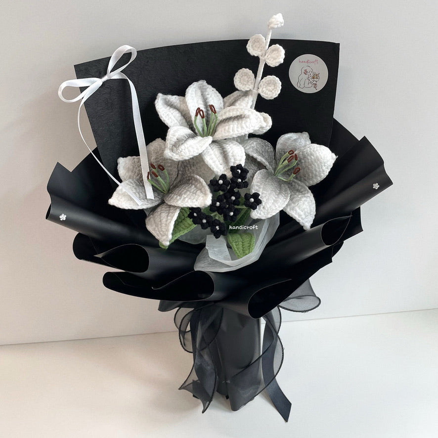 handicroft handmade crochet monochrome black & white lily flower bouquet lily love poem midnight edition