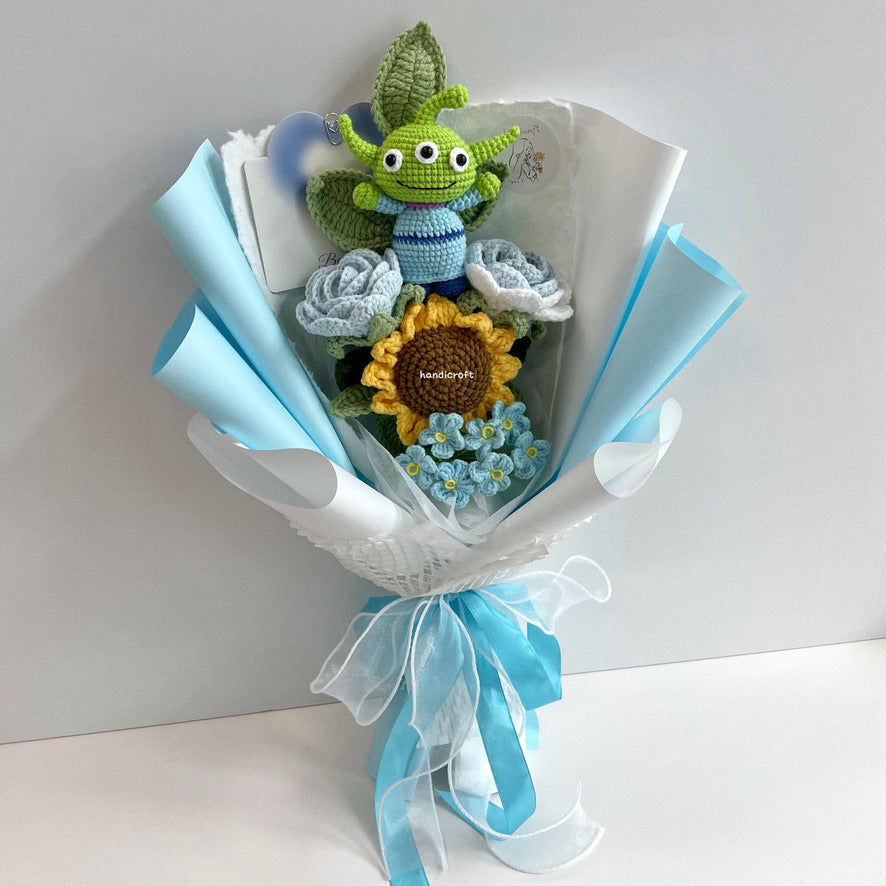 handicroft handmade crochet pastel flower bouquet three-eyed alien's pastel moments blue