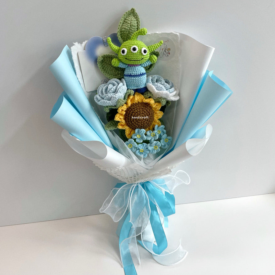 handicroft handmade crochet pastel flower bouquet three-eyed alien's pastel moments blue