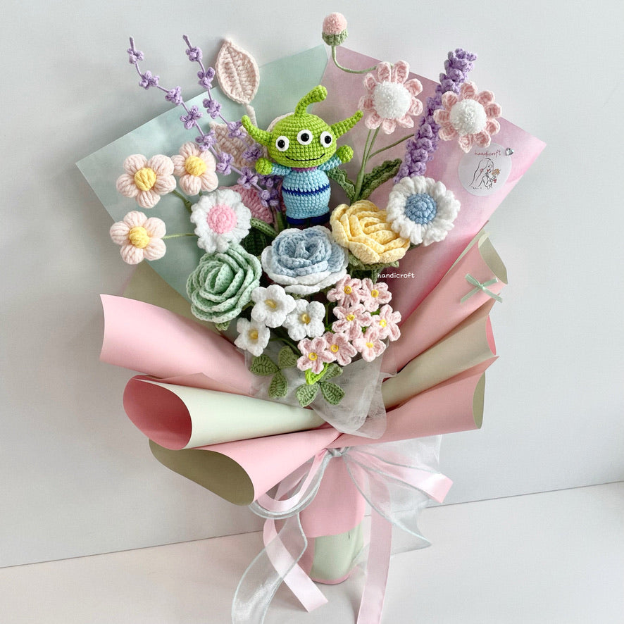 handicroft handmade crochet pastel flower bouquet three-eyed alien's pastel playground