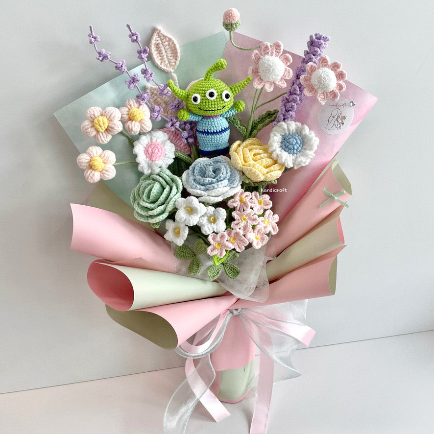 handicroft handmade crochet pastel flower bouquet three-eyed alien's pastel playground