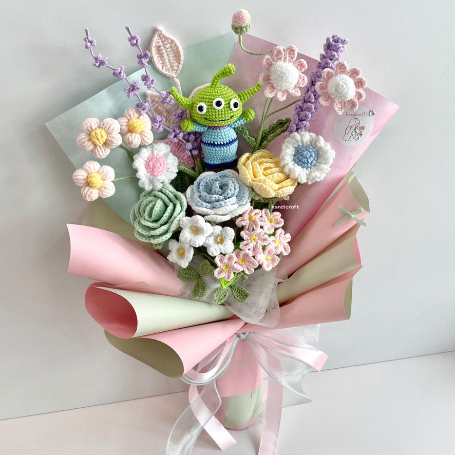 handicroft handmade crochet pastel flower bouquet three-eyed alien's pastel playground