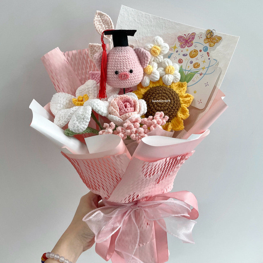 handicroft handmade crochet pig graduation flower bouquet piglet's dream path pink