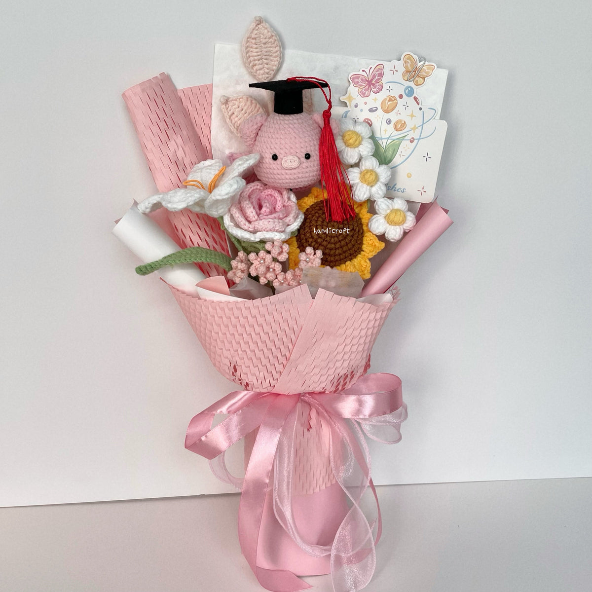 handicroft handmade crochet pig graduation flower bouquet piglet's dream path pink