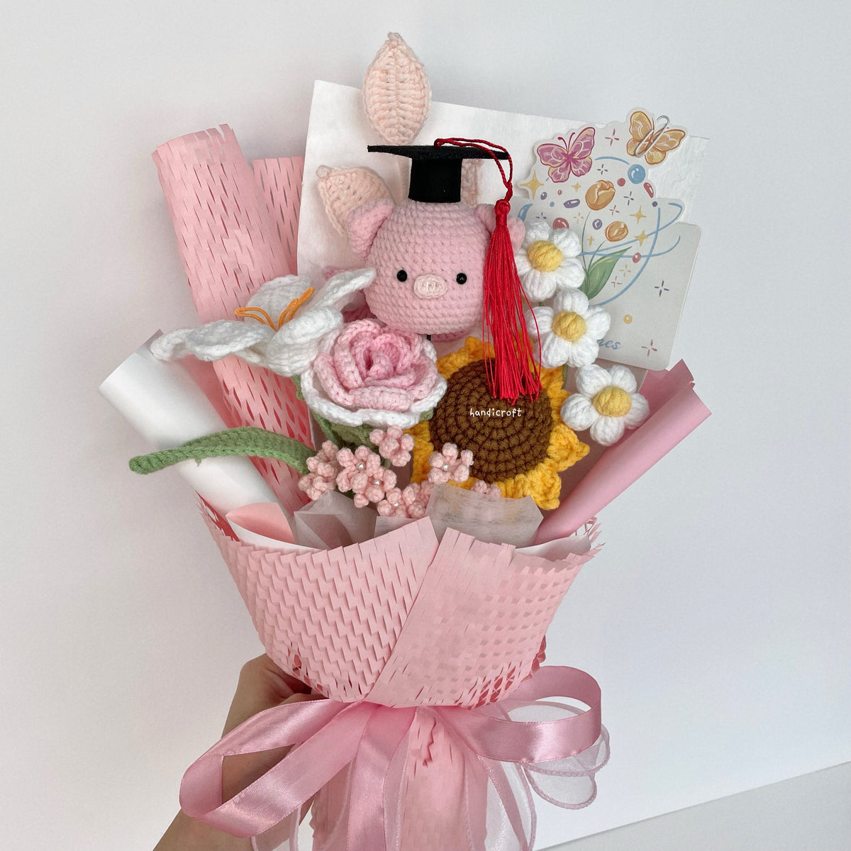 handicroft handmade crochet pig graduation flower bouquet piglet's dream path pink