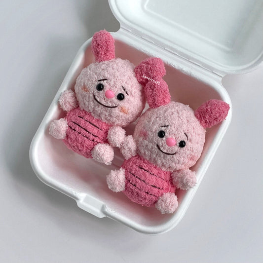 handicroft handmade crochet pink piglet character amigurumi keychain