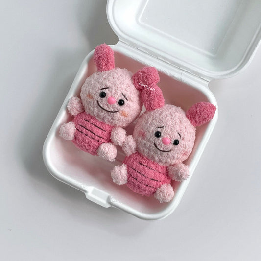 handicroft handmade crochet pink piglet character amigurumi keychain