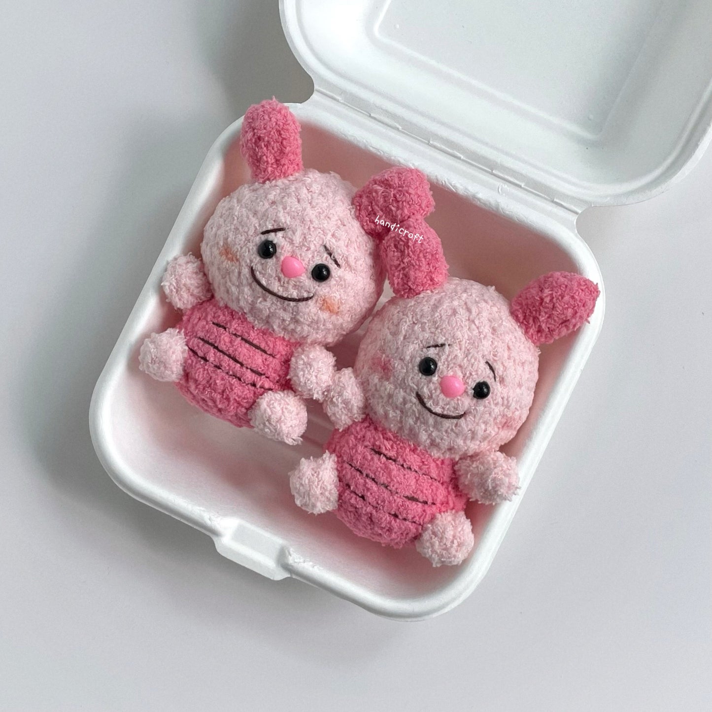 handicroft handmade crochet pink piglet character amigurumi keychain