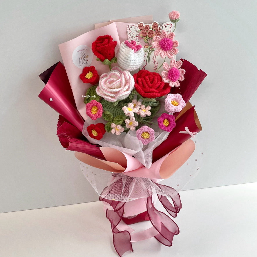 handicroft handmade crochet pink & red flower bouquet blushing cherry