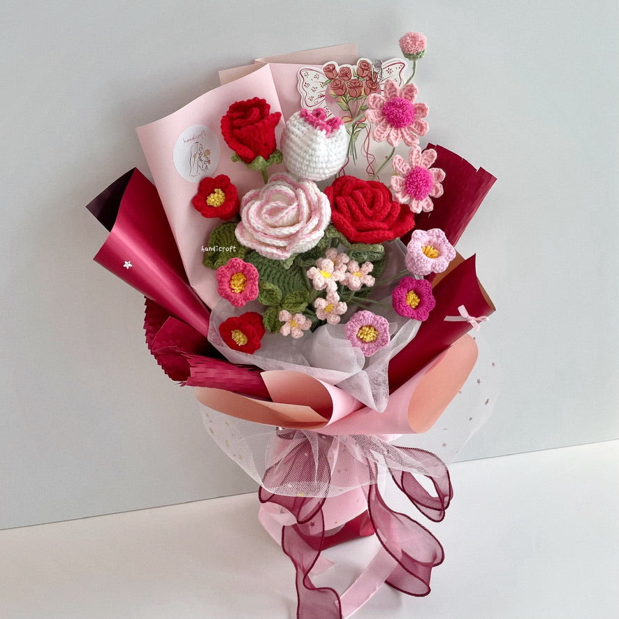 handicroft handmade crochet pink & red flower bouquet blushing cherry