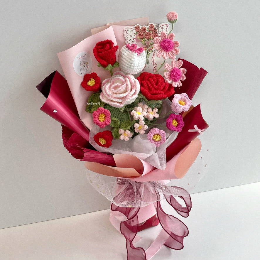 handicroft handmade crochet pink & red flower bouquet blushing cherry