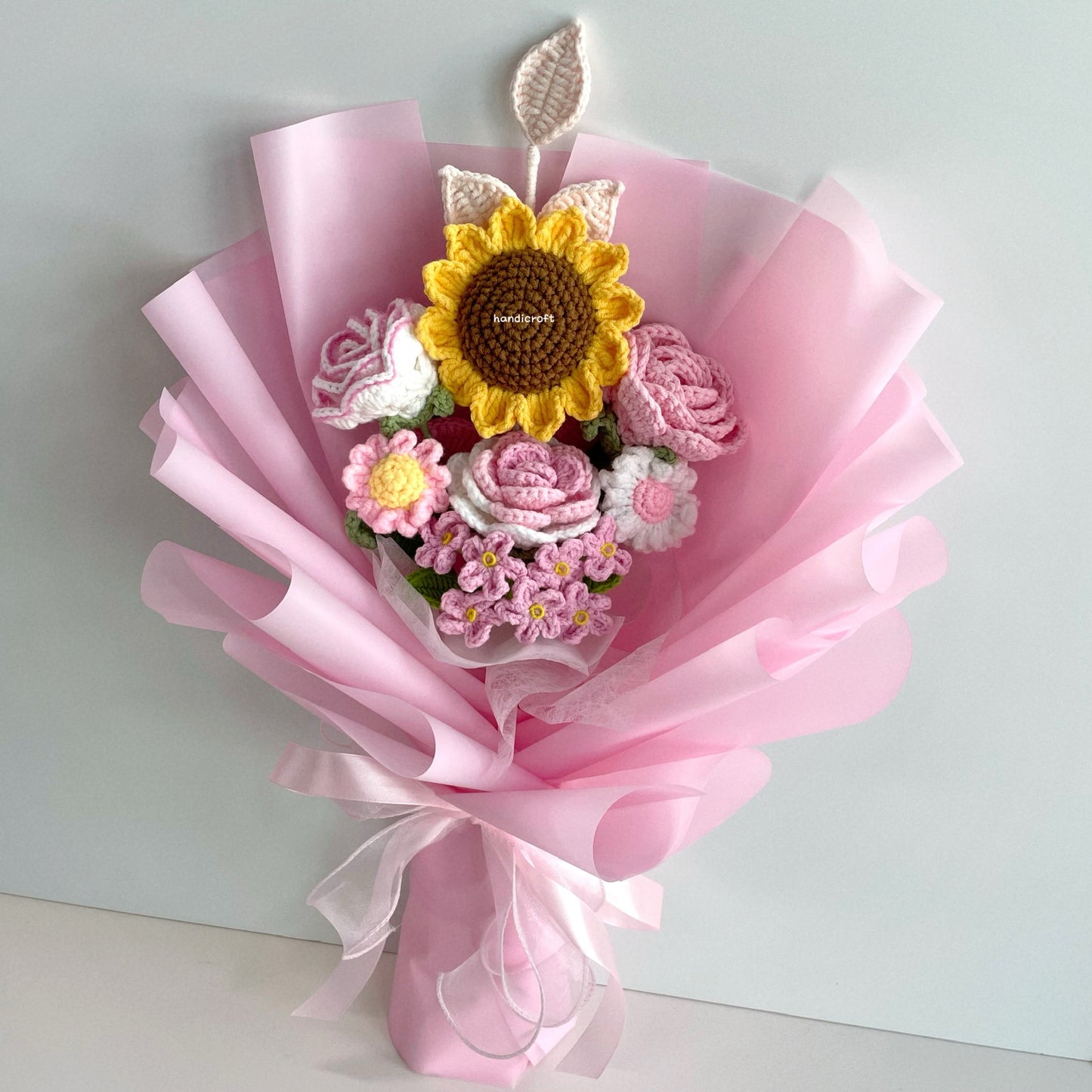 handicroft handmade crochet pink sunflower bouquet rosy appreciation