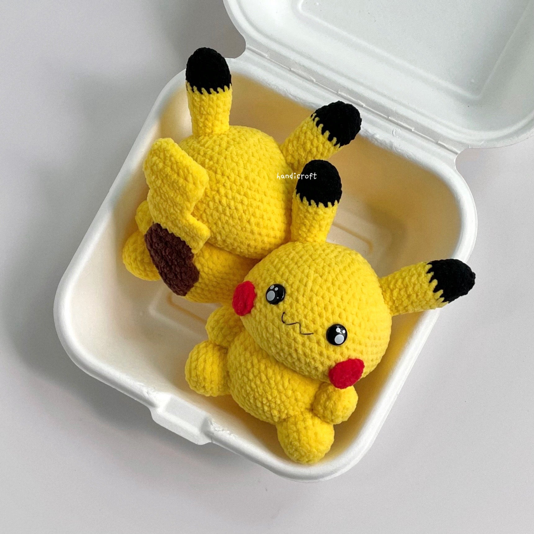 handicroft handmade crochet pokemon pikachu character amigurumi keychain