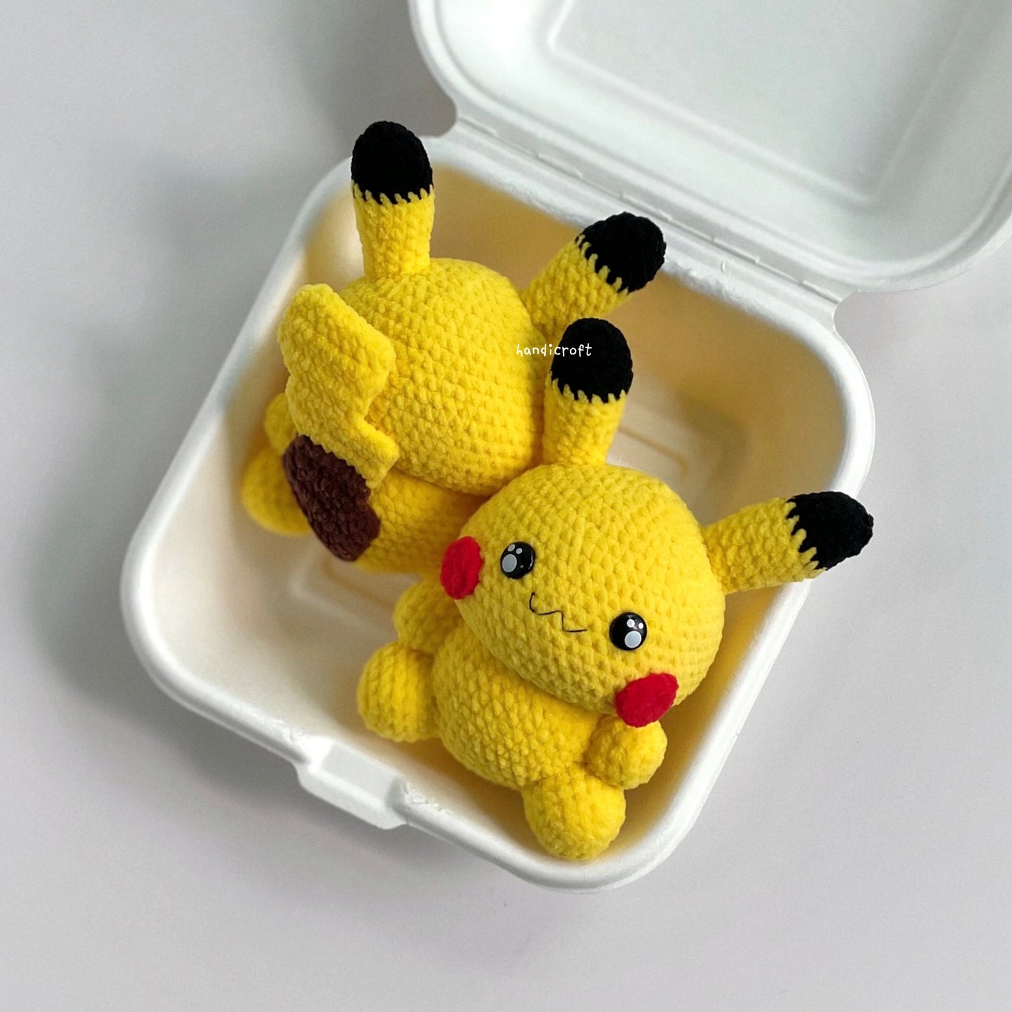 handicroft handmade crochet pokemon pikachu character amigurumi keychain